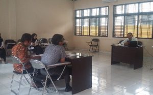 Suasana dalam ruang sidang